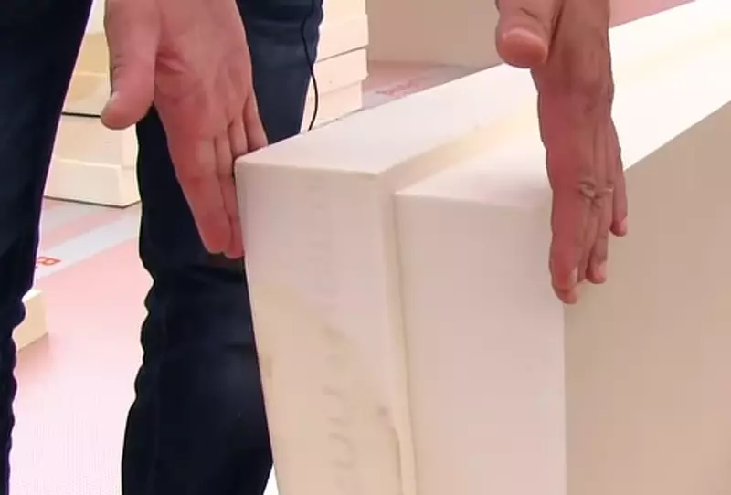 isolant PIR épaisseur 200 mm R=8 feuilluré