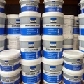 stock de pots de colle ACRYLIQUE EPDM pour la membrane EPDM.