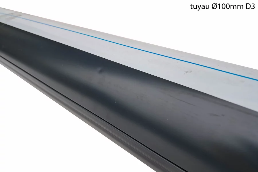  tuyau descente 100mm destockage D3 une extrémité déformée et longueur légèrement cabossée